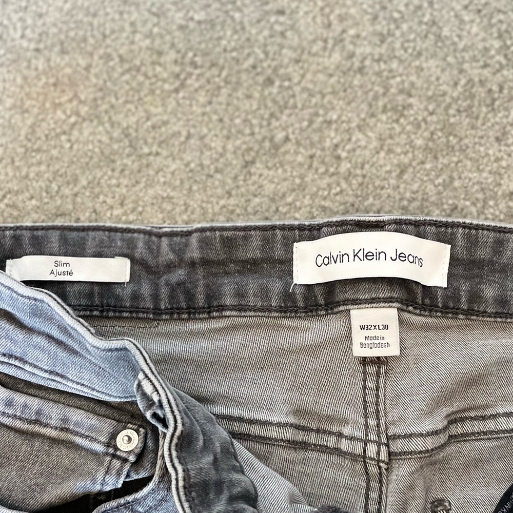 Calvin Klein Men’s Dark Gray Skinny Jeans
